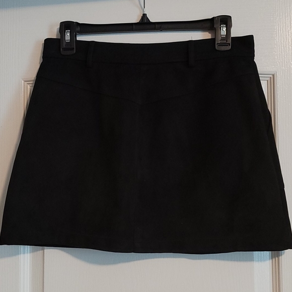Black Skirt - Picture 2 of 3